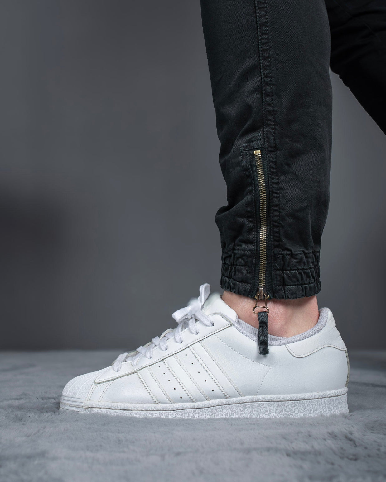 Muške cargo pantalone tamno siva STT2708.