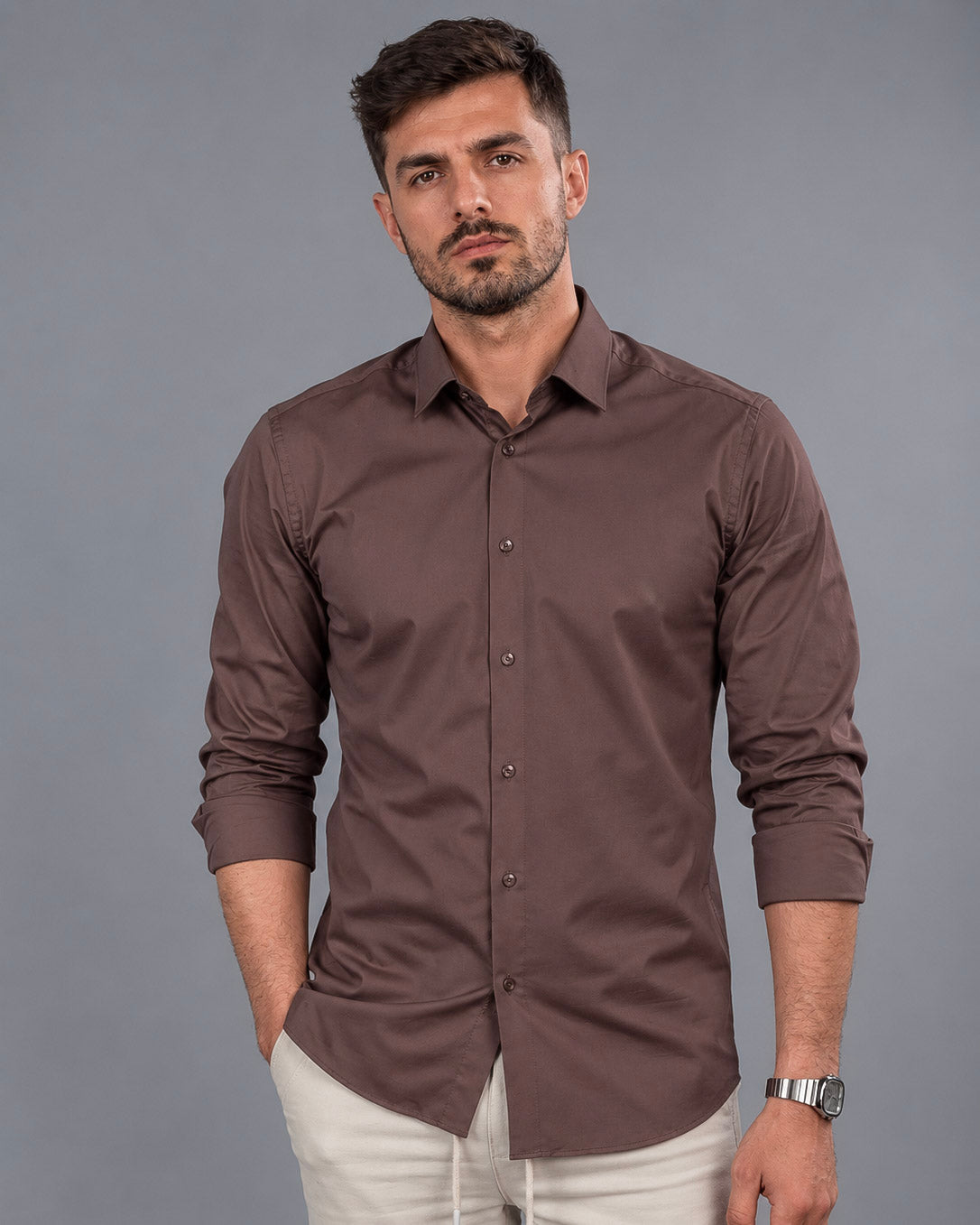Elegantna slim fit muška košulja – fotografija proizvoda