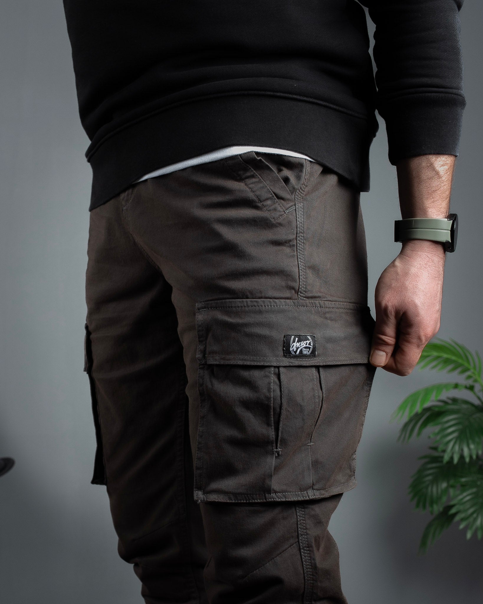 Muške cargo pantalone RegularFit Braon STT2896.