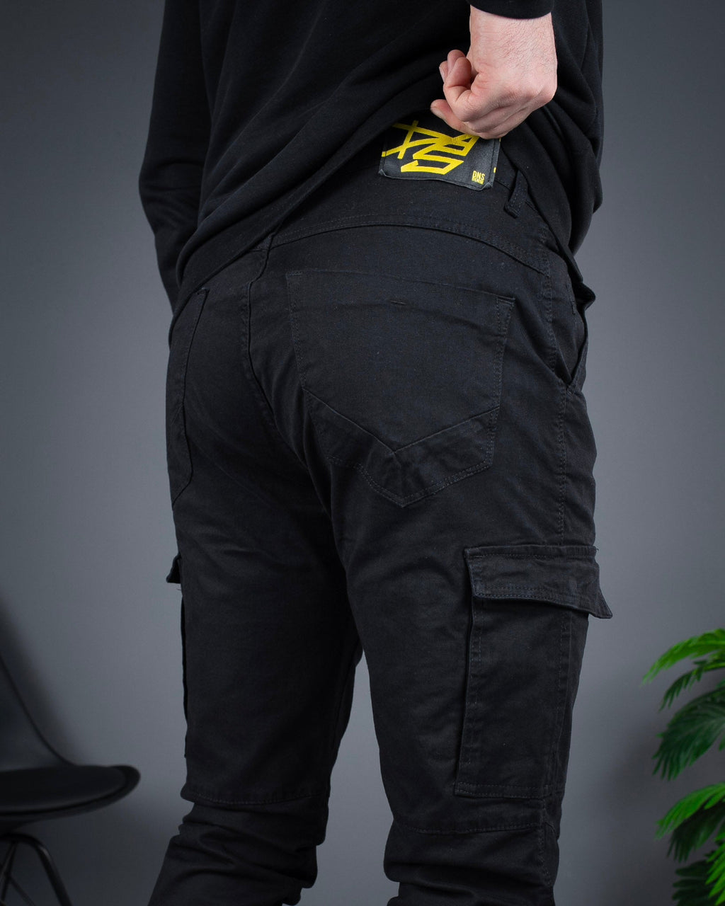 Muške cargo pantalone crne STT2225.