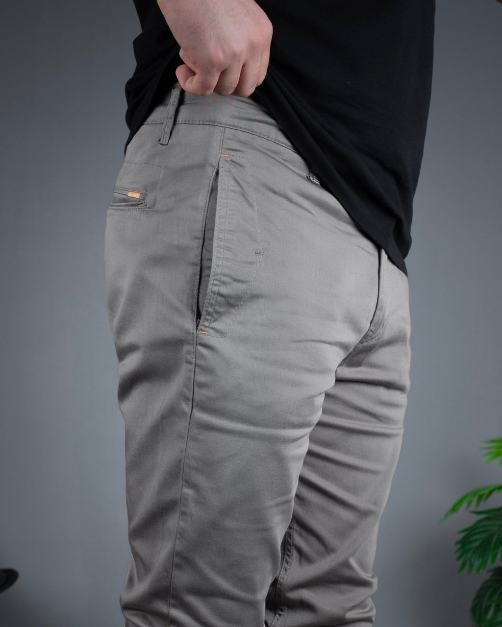 Elegantne slim pantalone svečane sive  STT2635.