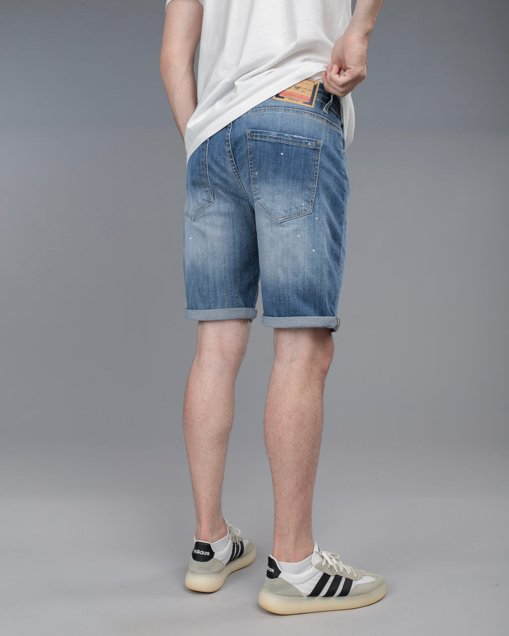 Muške jeans sorts svetlo plavi grebani STT3020