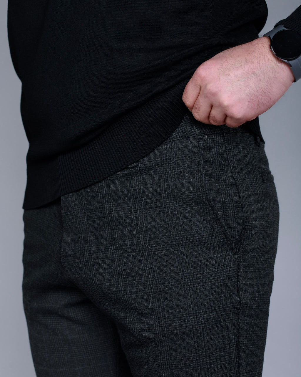 karirane pantalone muske