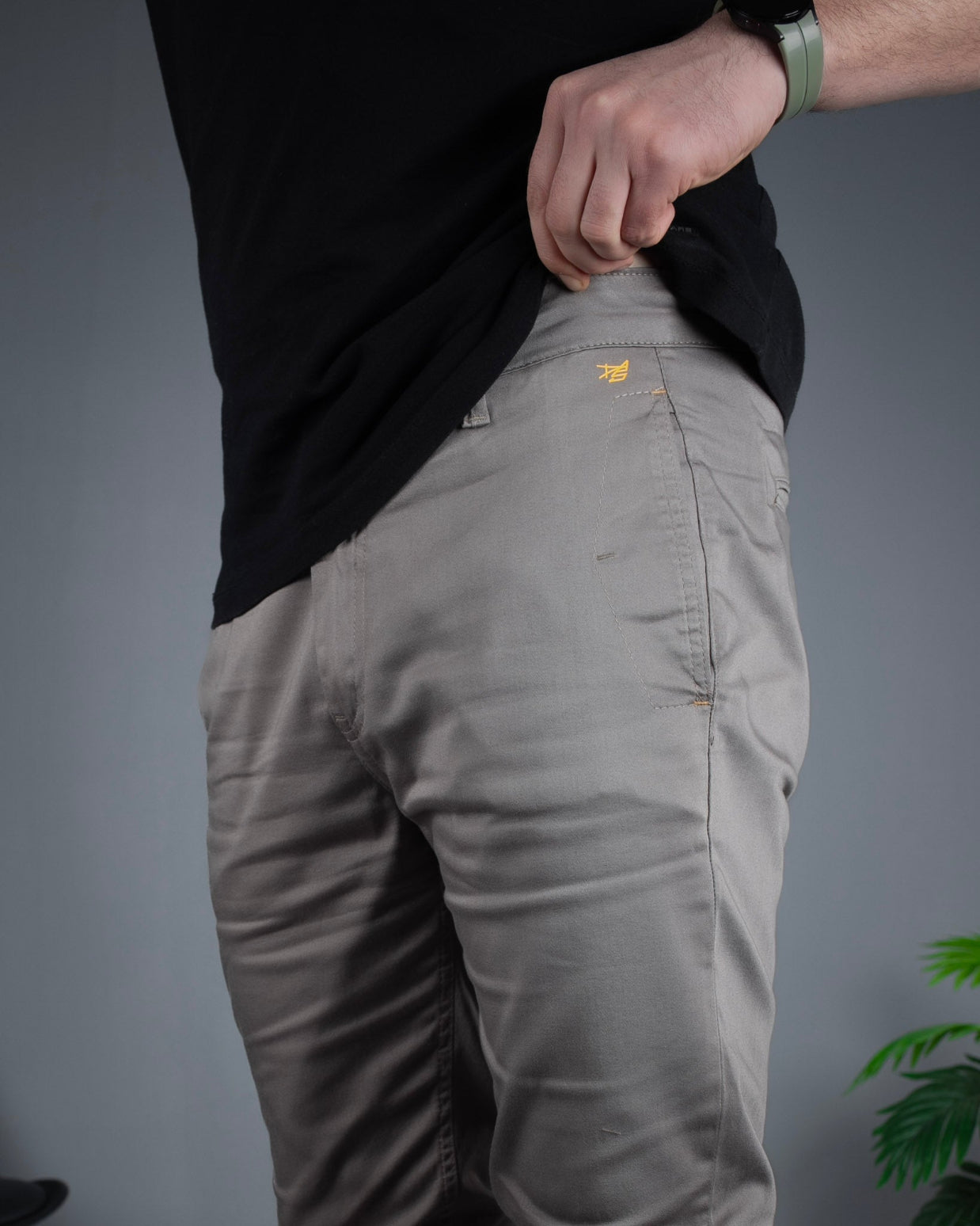 Elegantne slim pantalone svečane sive  STT2635.
