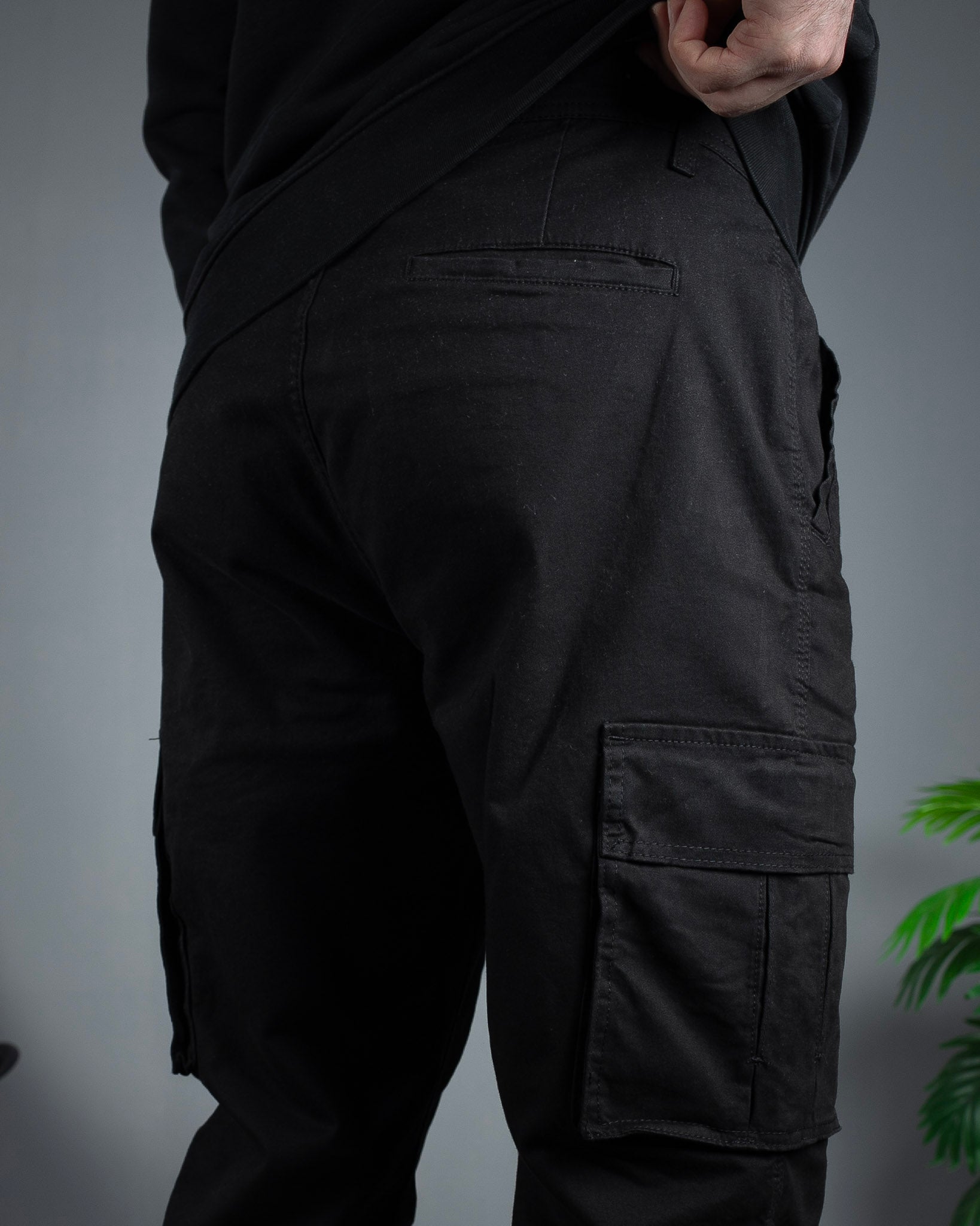 Muške cargo pantalone RegularFit Crna STT2896.