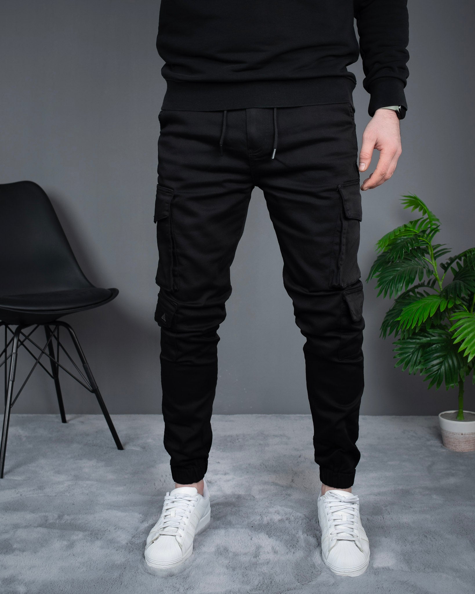 Muške cargo pantalone crne STT2599.