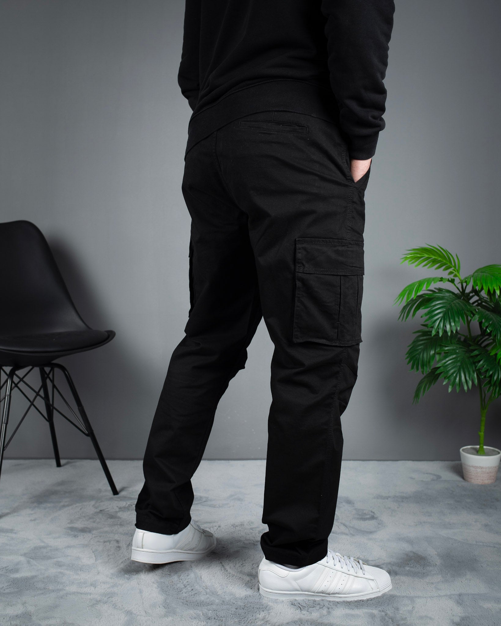 Muške cargo pantalone RegularFit Crna STT2896.