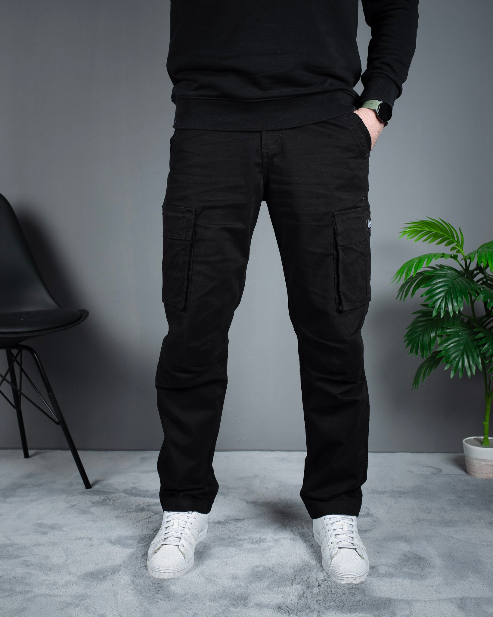 Muške cargo pantalone RegularFit Crna STT2896.