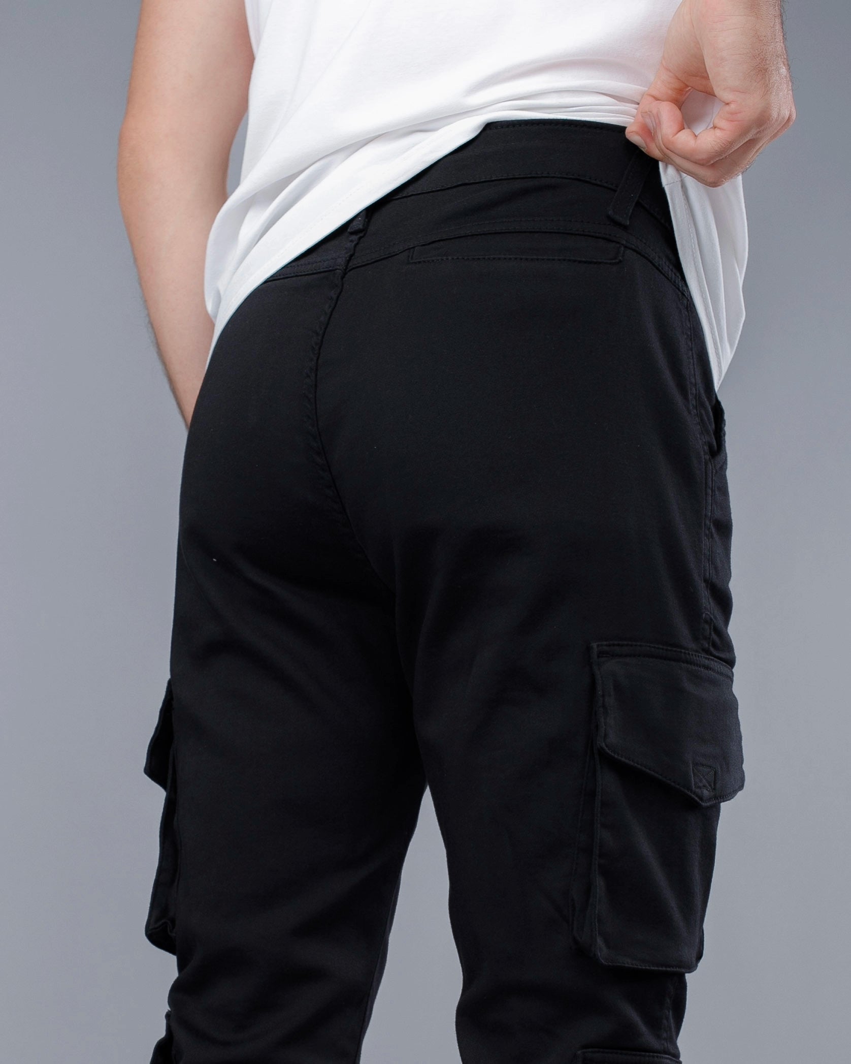 Muške cargo pantalone sa mnogo dzepova STT2599