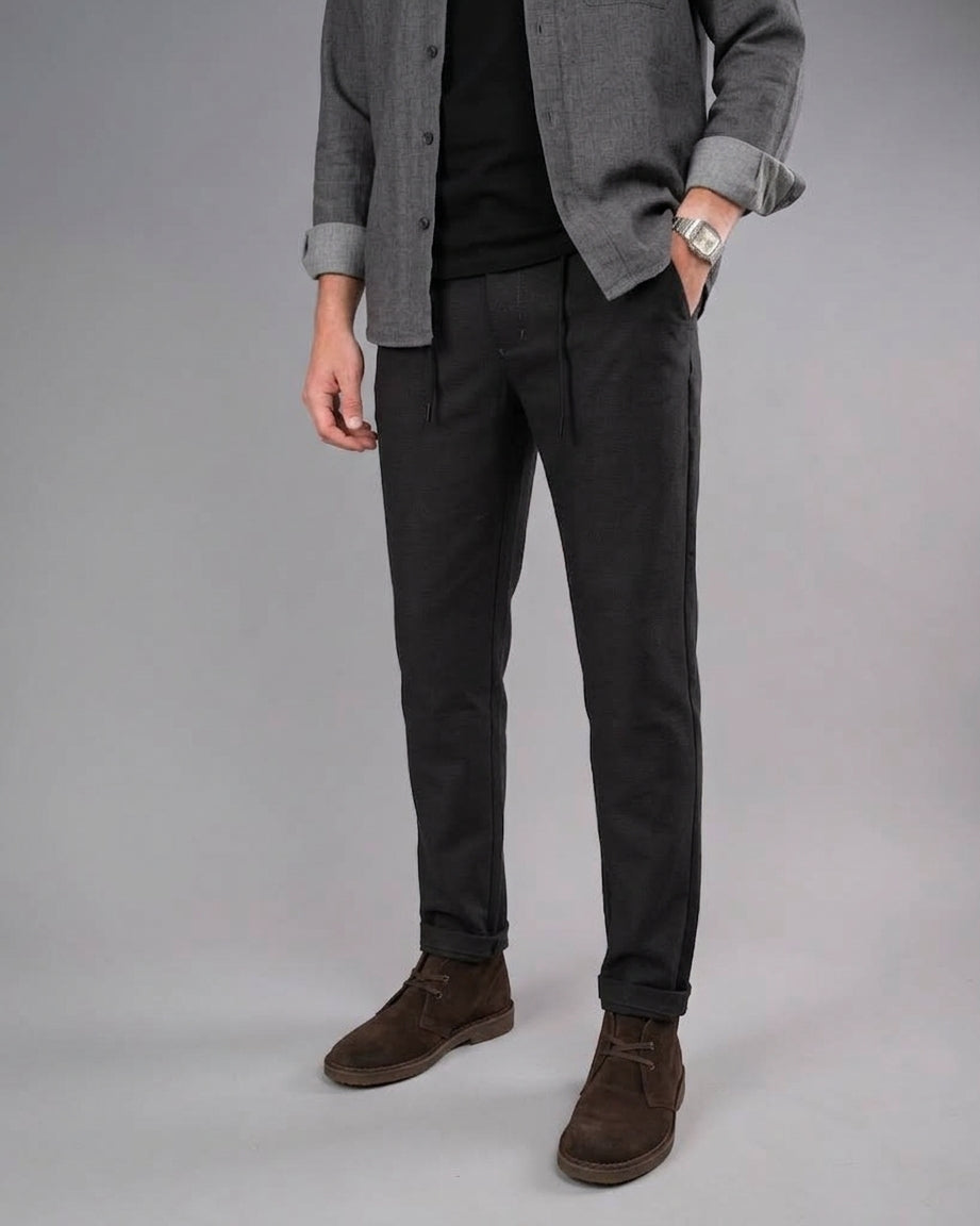 Muške elegantne relax fit pantalone – fotografija proizvoda